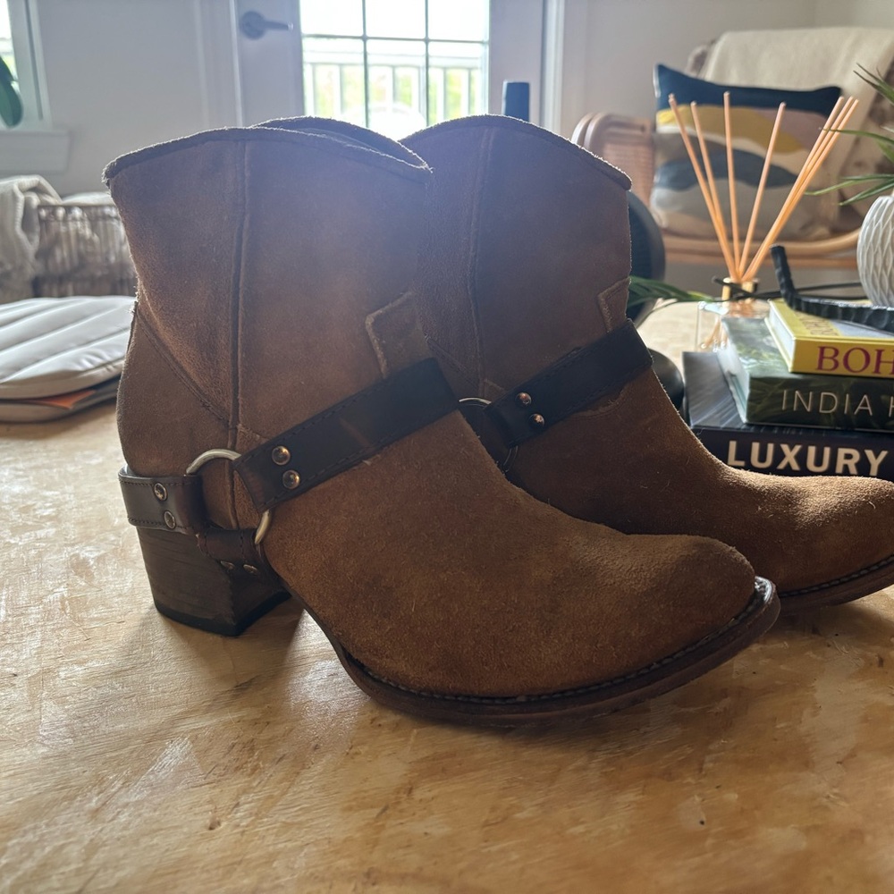 Freebird Spirit Brown Suede Ankle Boots